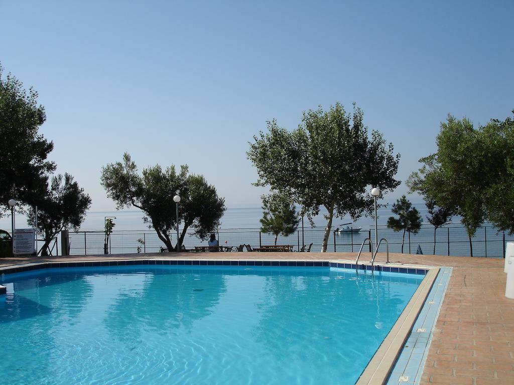 Bungalows Camping Kouyoni Геракини Екстериор снимка